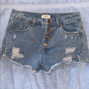 Ripped high waisted jean shorts by Forever 21